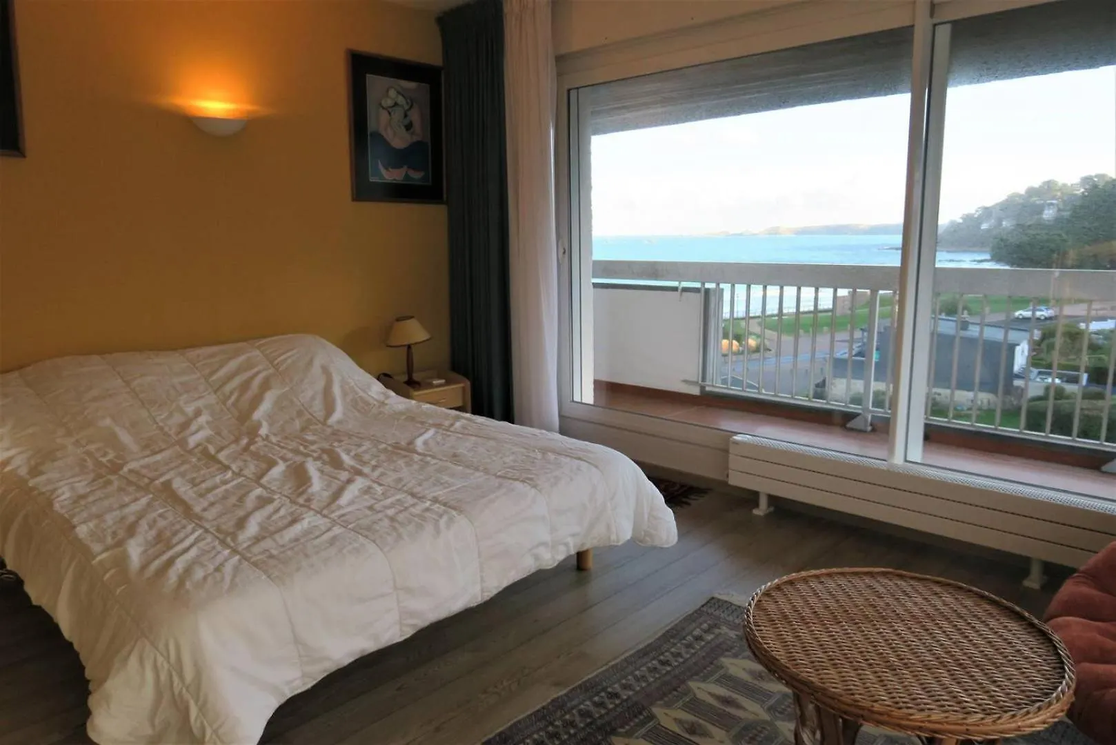 Apartment Appartement Vue Panoramique Mer Plage De Trestraou A Perros-Guirec - Ref 911 France